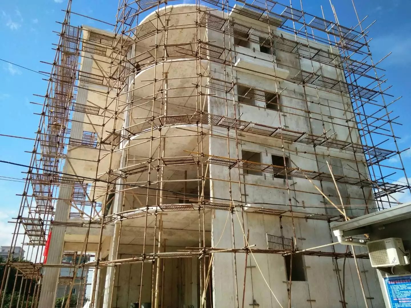 银川星河绿色环保装配式建材在福建修建的五层别墅建筑